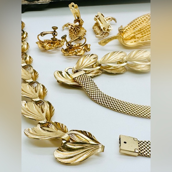 Vintage Leaf Jewelry Lot - Picture 5 of 17